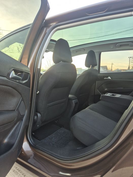 Peugeot 308 model 2015 mot 1.6 HDI 120 cp Euro 6