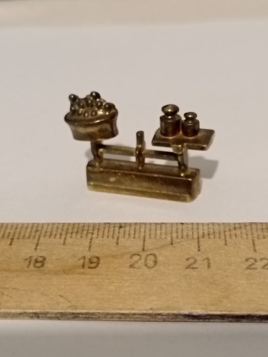 Бронзовая миниатюра