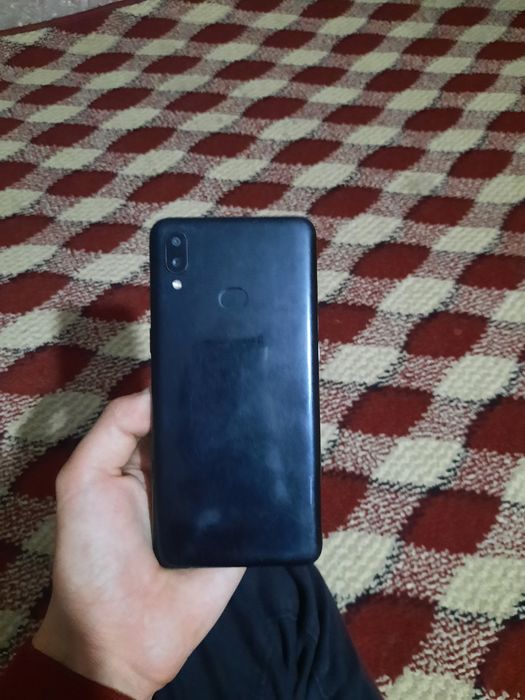 Samsung a10s kafolati bilan karabka yuq