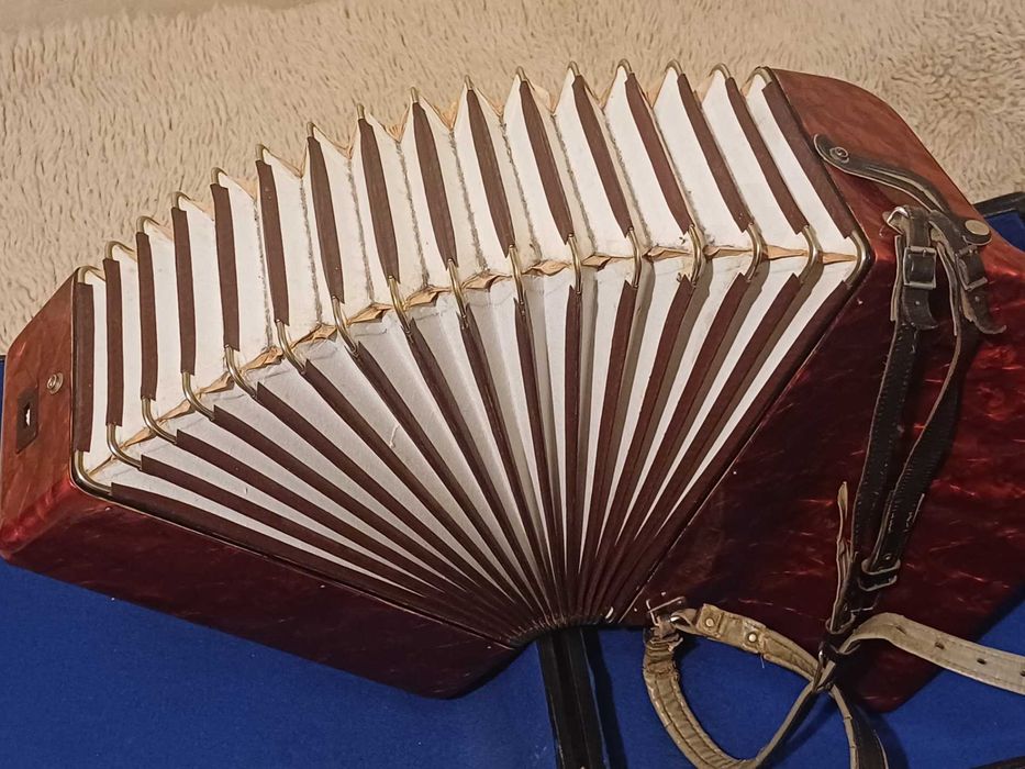 Акордеон Weltmeister 48 баса