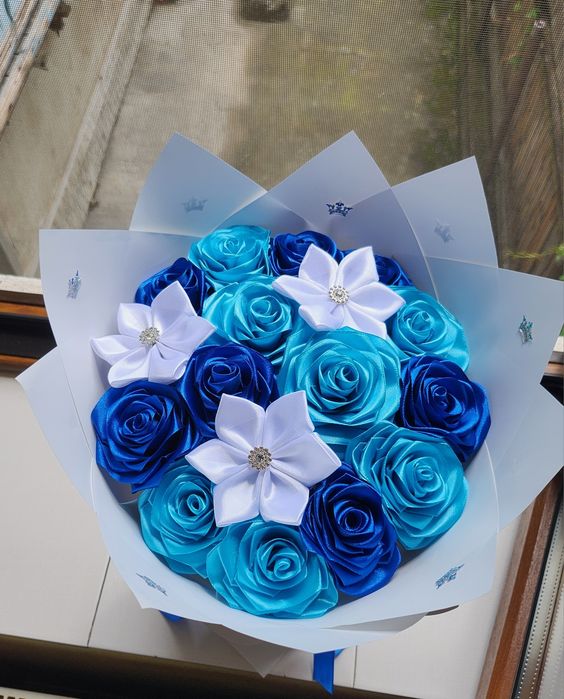 Buchet trandafiri satin