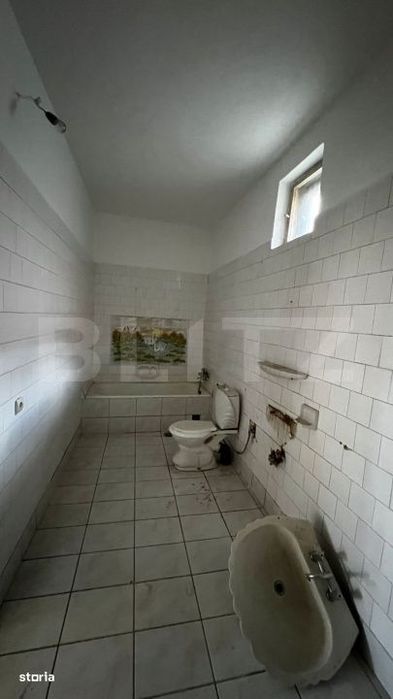 Casa de vanzare, 6 camere, 198 mp utili, teren 644 mp, zona centrala