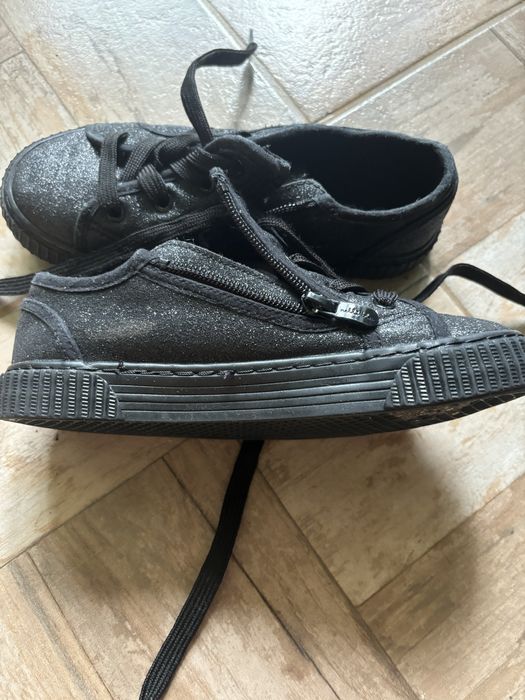 Детски обувки.                   .