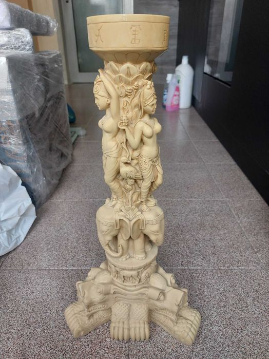 Уникат!!! 2бр. красиви масички с фигури