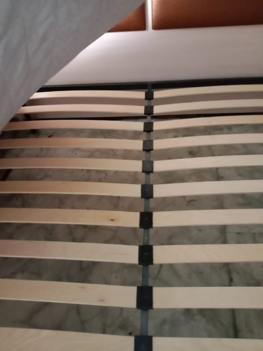 Двухспальная кровать