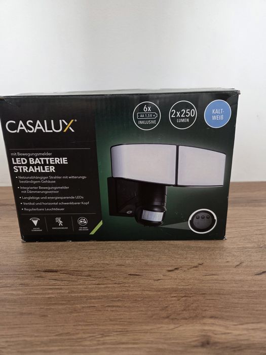 Set de 4 Proiector led pe baterii cu senzori
