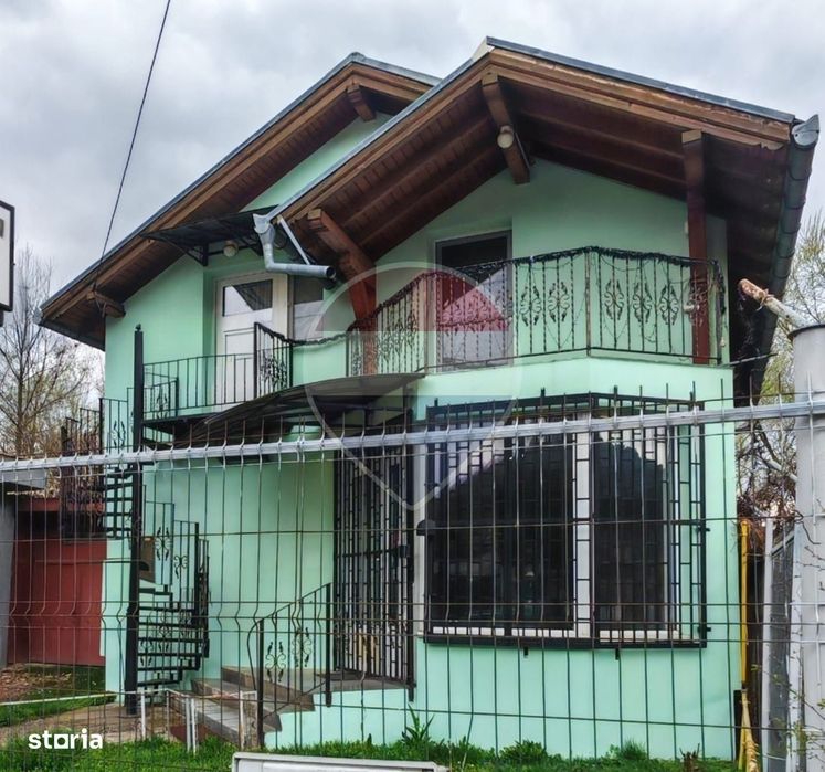 Casă / Vilă Casa cu spatiu comercial Rasnov