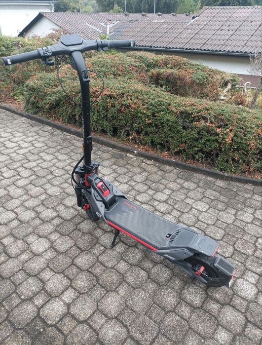 Trotineta electrica Segway ZT 3 PRO