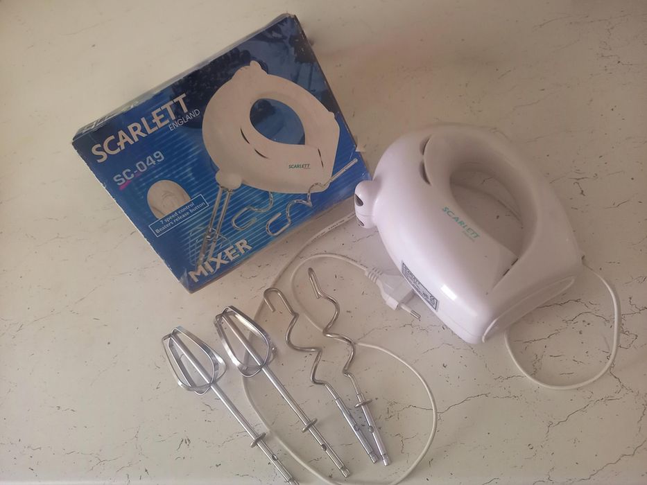 Продам миксер Scarlett