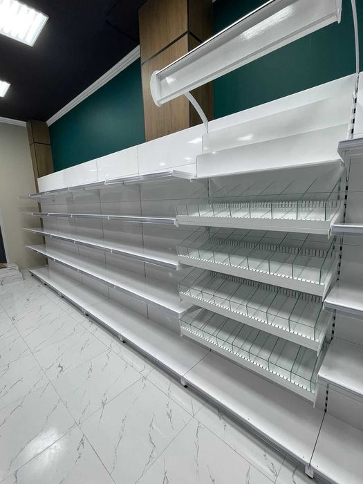 Металлические пристенные  Полки Торговые Стелажи Ветрины для магазина