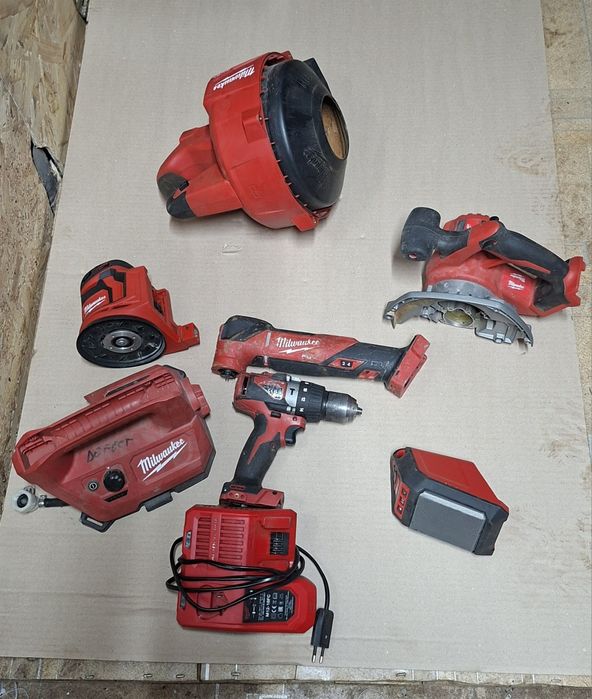 Milwaukee scule defecte