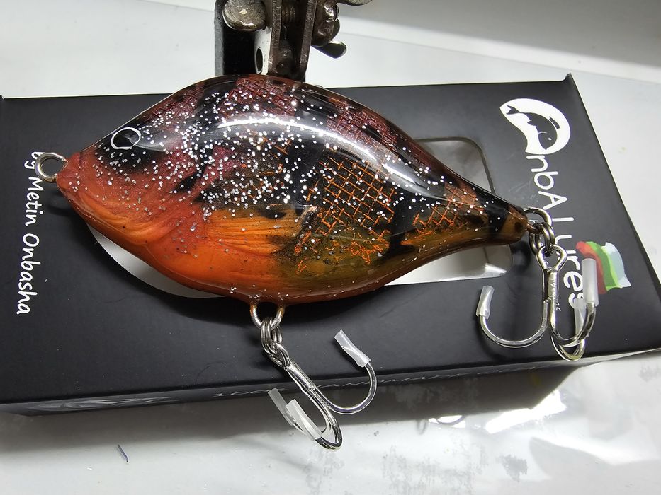 Ръчно изработен джърк модел Bilbo цвят Дракон за риболов на щуки