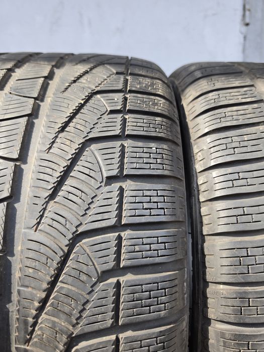 2 бр. зимни гуми 295/30/20 Pirelli NO DOT 4318 5,5-6 mm