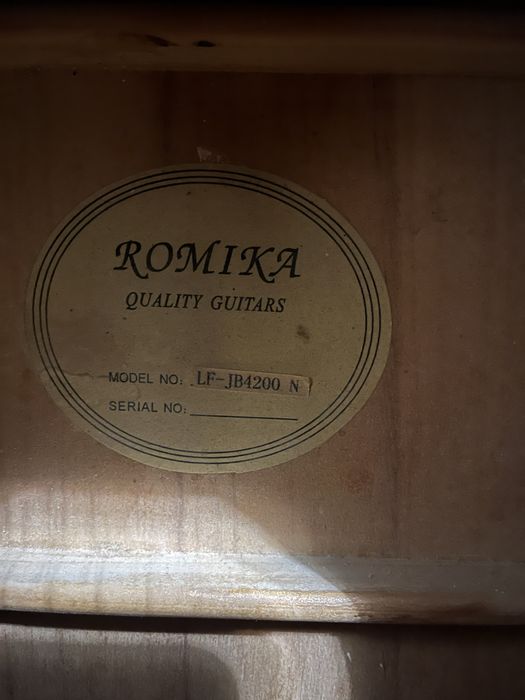 Акустическая гитара