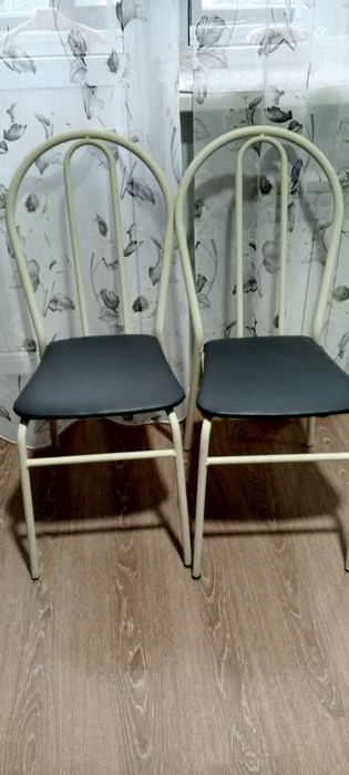 Продам 2 стула б/у
