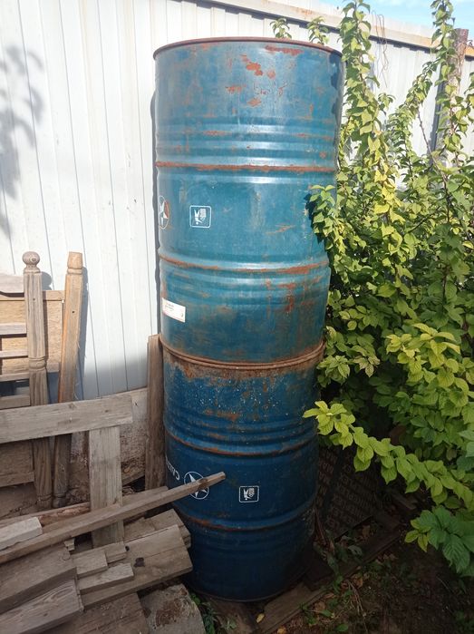 Продам  бочки 200