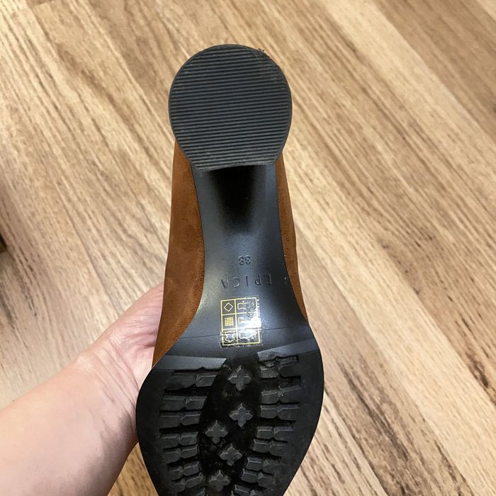 Vand botine piele naturala de caprioara