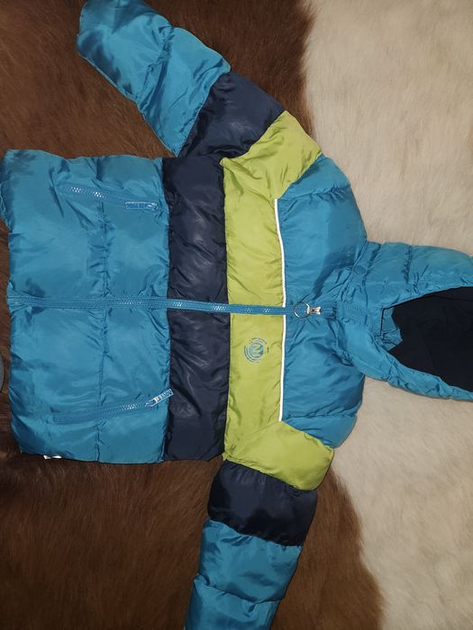 Vand geaca groasa  copii 6 ani