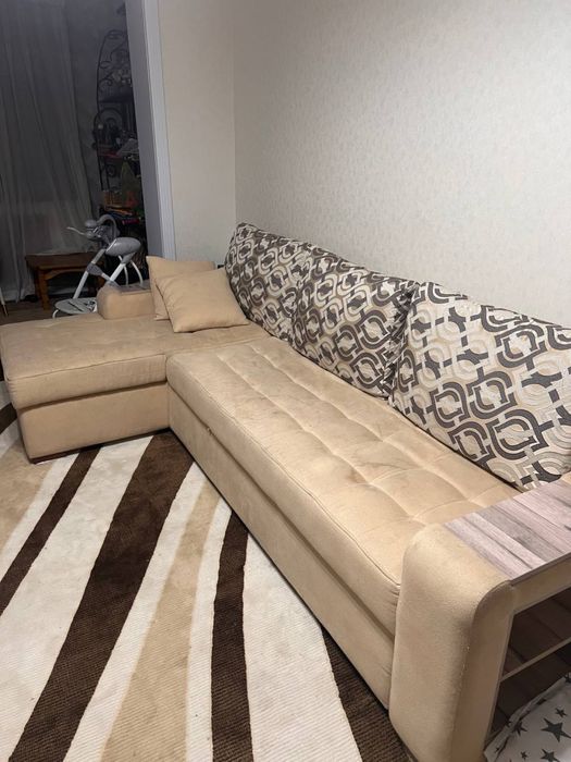 Диван угловой б/у