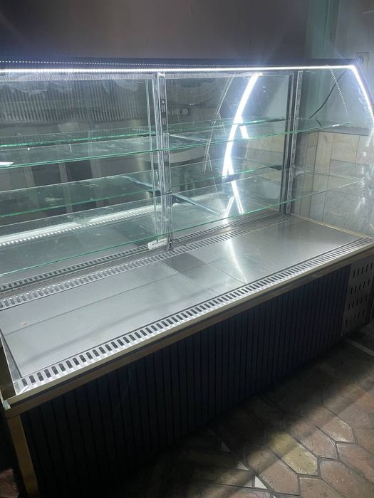 Холодильник витрина торт учун
