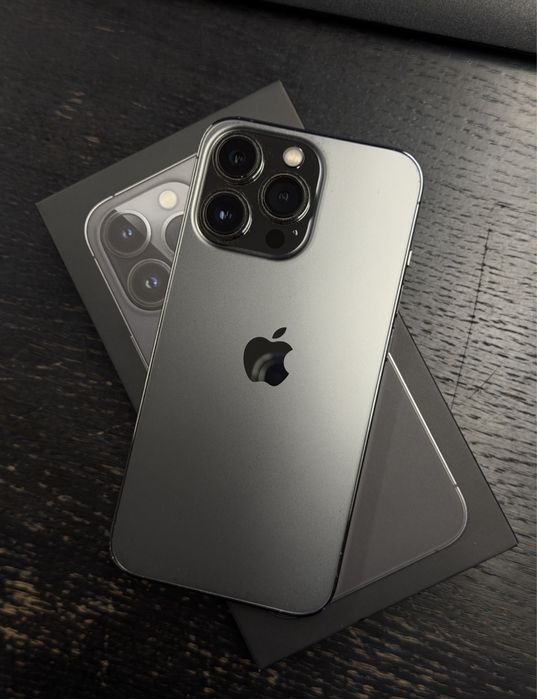 iPhone 13 PRO • 256 GB • 93% Bateria