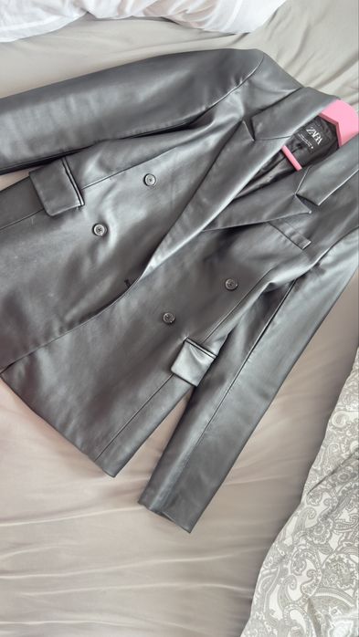 Кожен блейзър ZARA