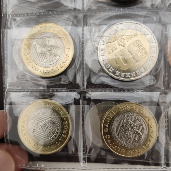 Продам юбилейный монеты