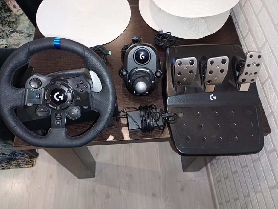 Volan logitech g923 cu schimbator