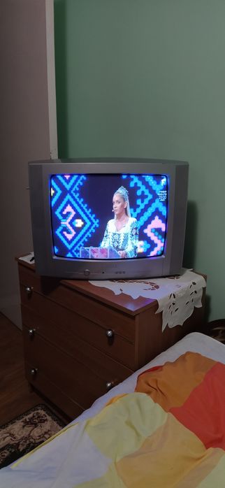 Vând TV color marca Phocus