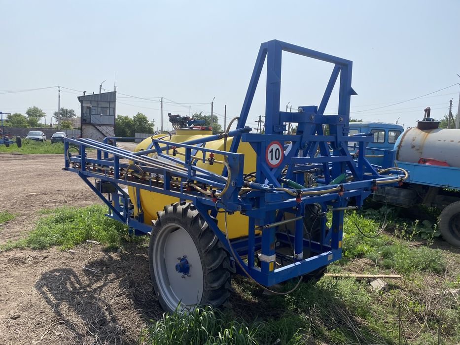 Продается опрыскиватель Заря