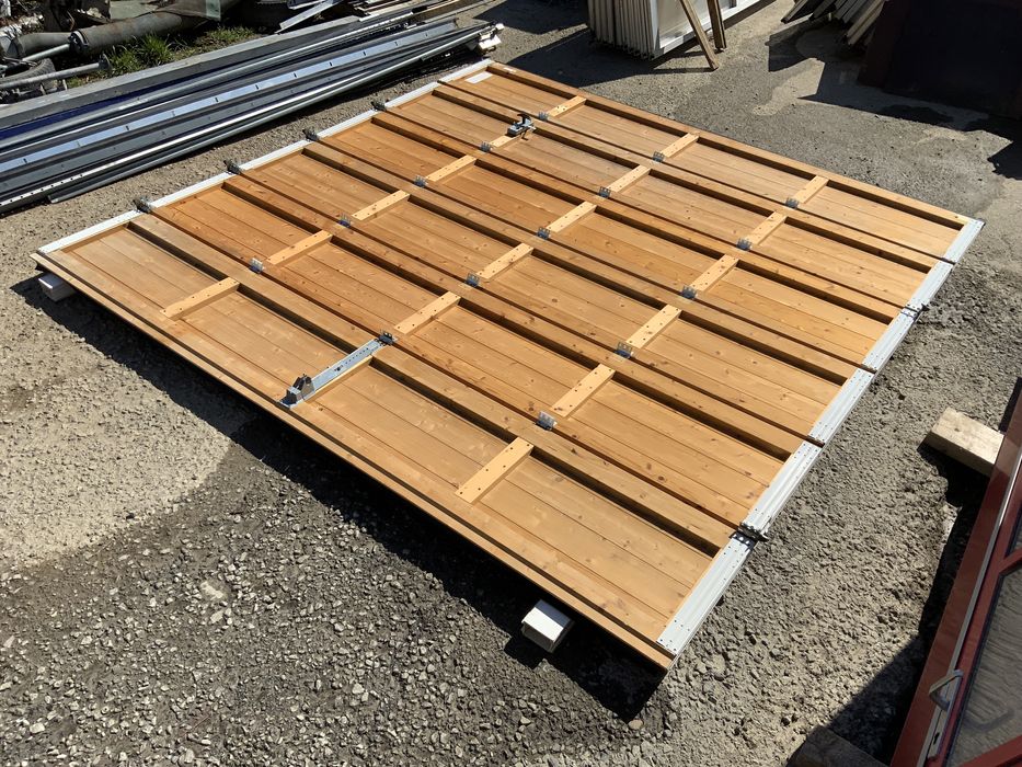 USA SECTIONALA INDUSTRIALA poarta garaj lemn rustic  H 310 x L304 Hormann