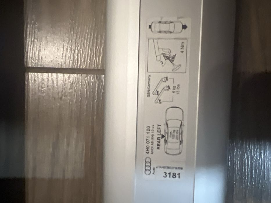 Оригинални напречни греди и аутобокс куфар за багаж за Ауди А8 /А7