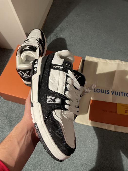 LV Skate Alb Negru Marimea 42 Noi