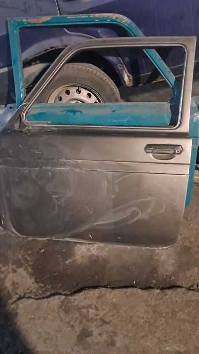 Двери на ниву 2121