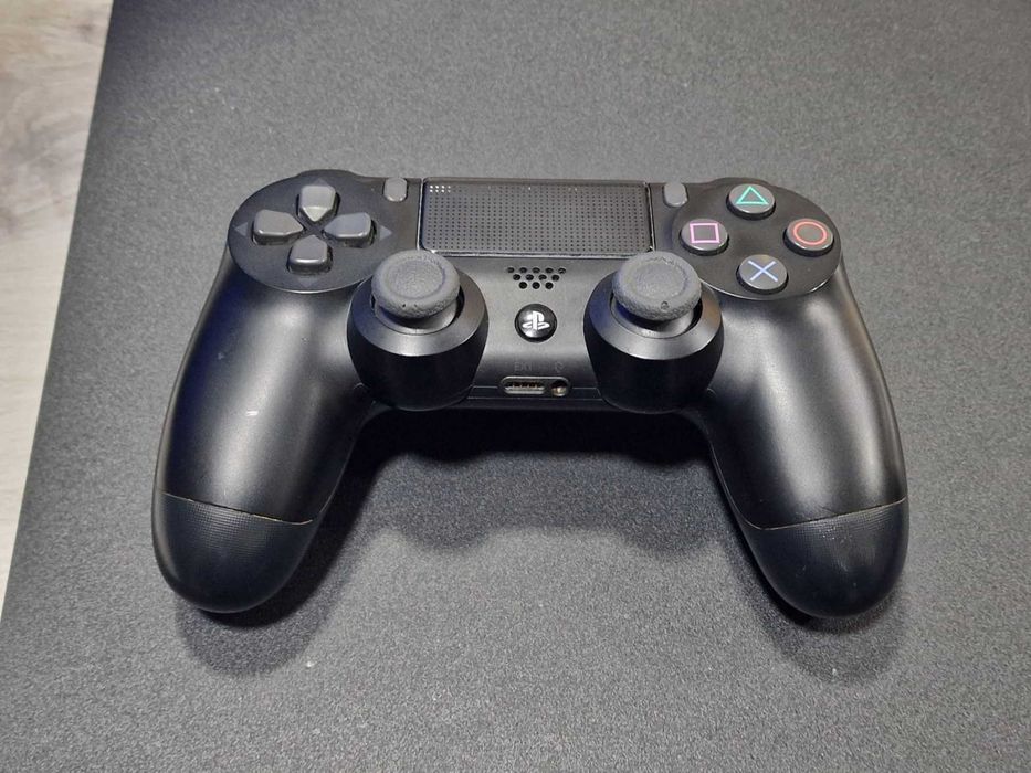 PlayStation 4 Slim / 1 TB + 2 игри