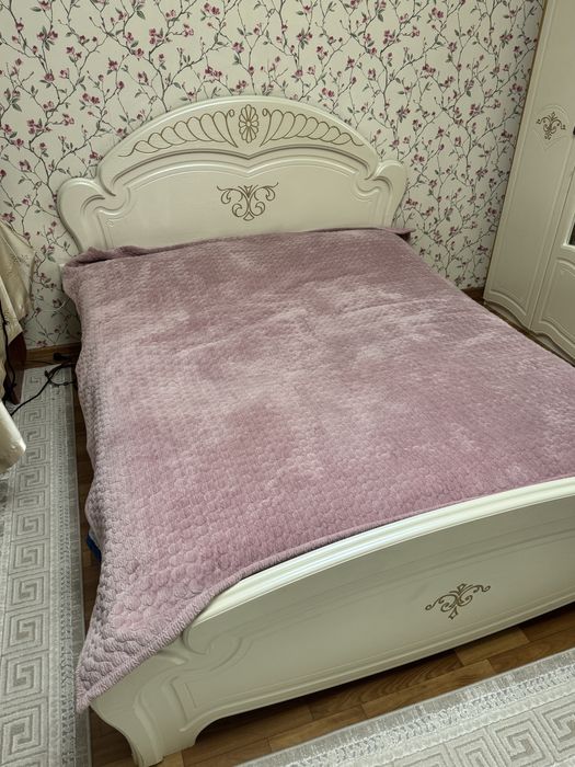 Кровать двуспальная 160х210