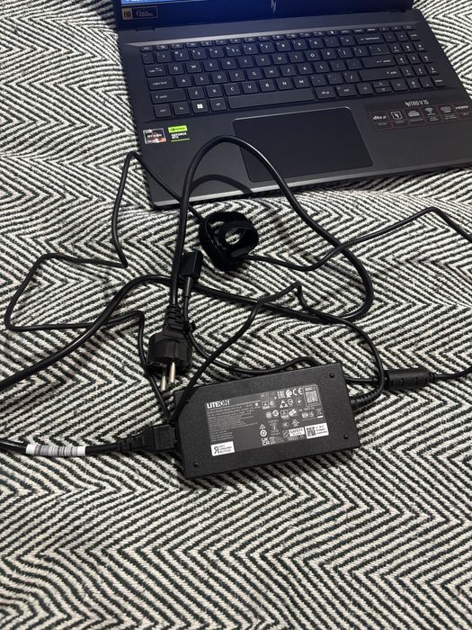Laptop Gaming Acer Nitro V 15 – Ryzen 7 7735HS, RTX 4050, 16GB, 165Hz