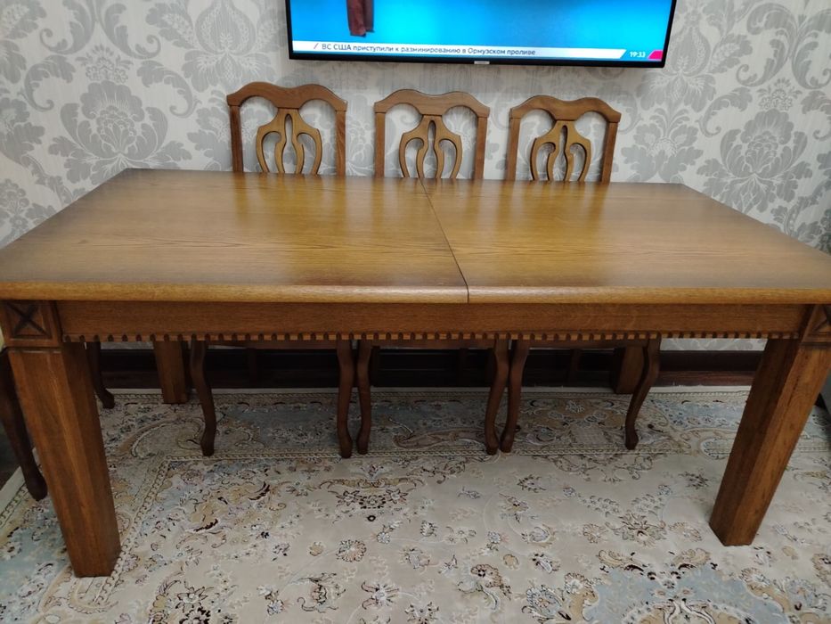 Продам обеденный стол (раздвижной