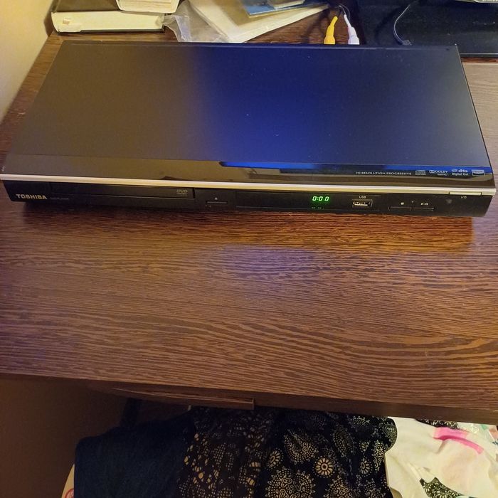 Vând dvd toshiba