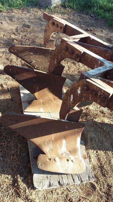 Vand plug trei  trupite