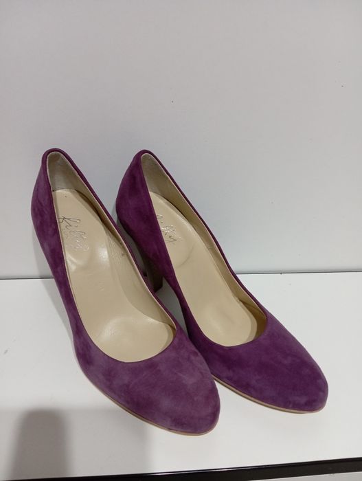 Pantofi noi de vanzare