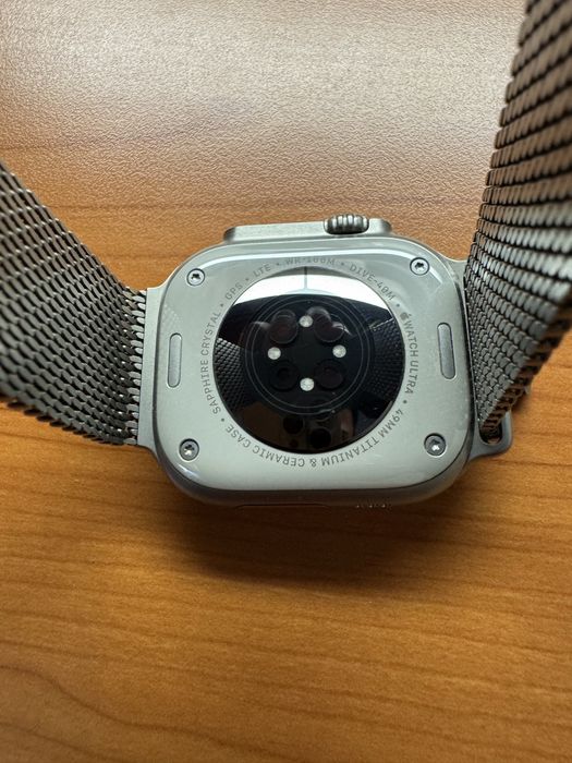Apple Watch Ultra 2 Natural Titanium Milanese + coletie bratari