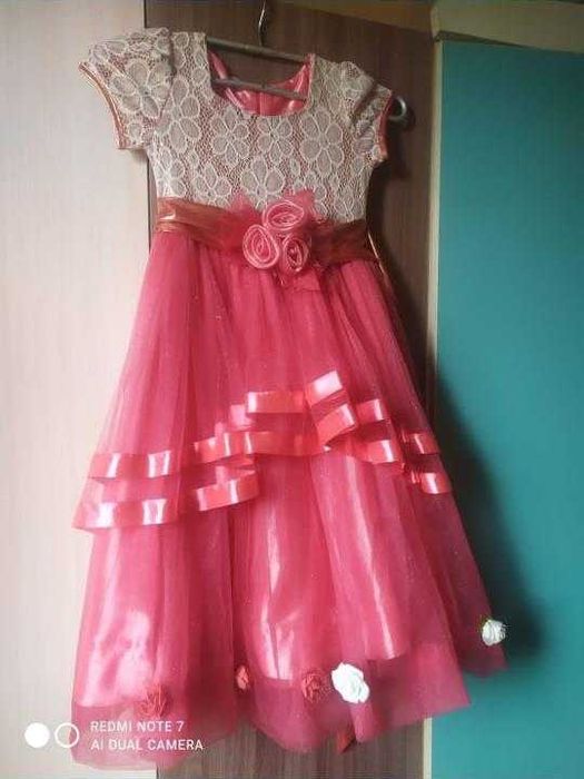 Продам нарядное платье