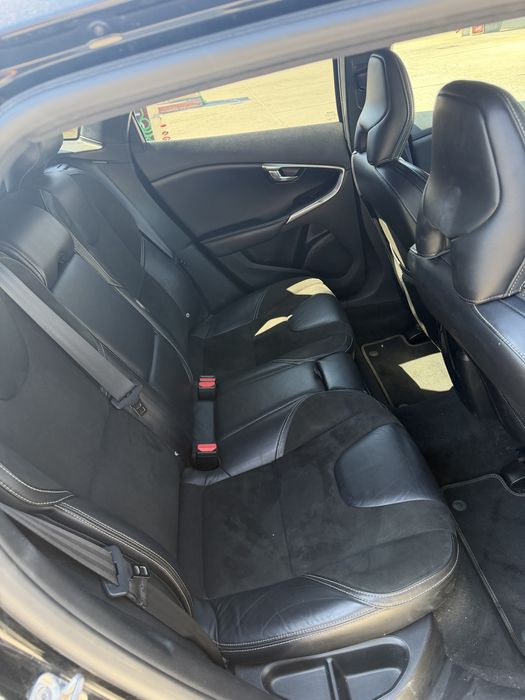 Volvo V40 D3 R-Design • 2014 • 2.0 Diesel 5 cilindri • 150 CP
