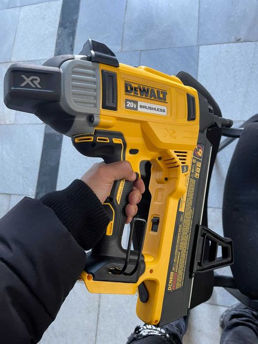 Акумулаторен такер за бетон DeWALT DCN890N