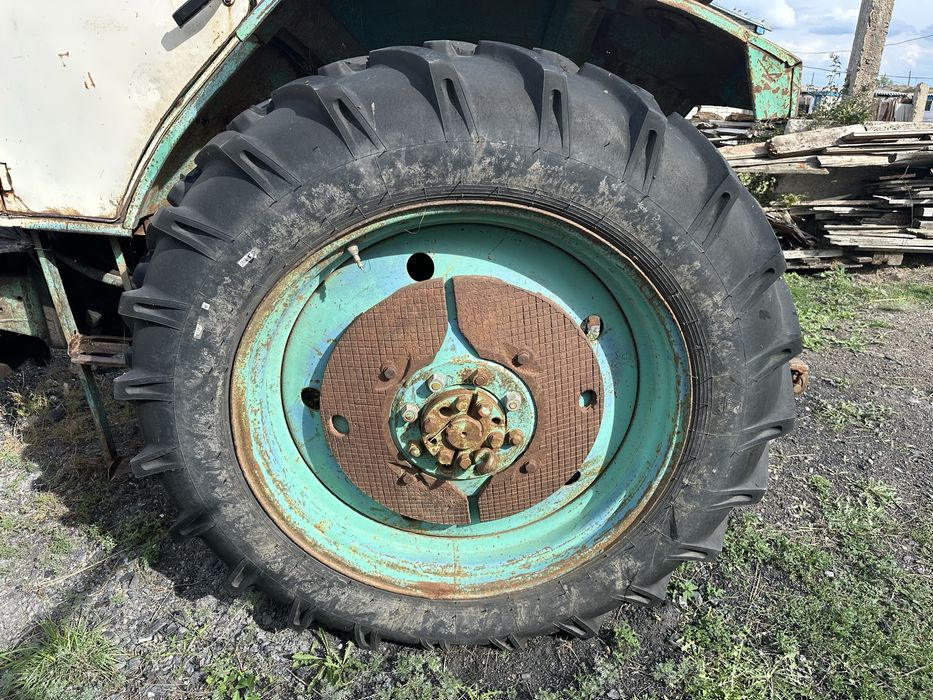 Продам 2 единиц трактора ЮМЗ-6