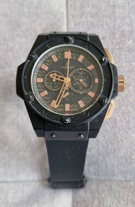 Часовник Хублот кварцов механизъм и с здрав метален корпус