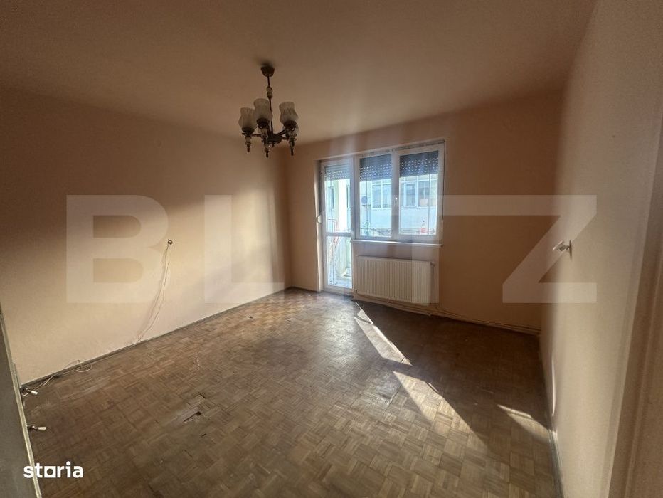 Apartament cu 3 camere, 60 mp, zona Centrala