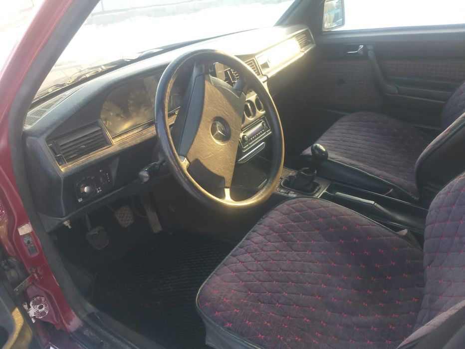 Мерседес 190.      1991 год