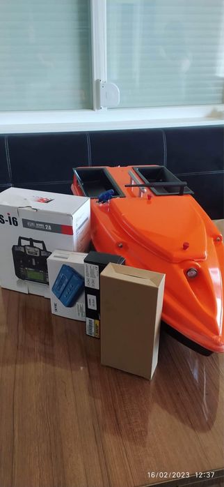 Лодка за захранка